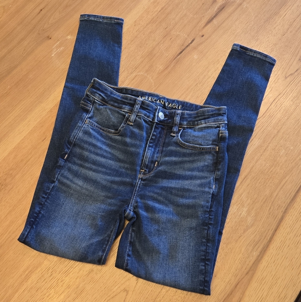 American Eagle High Rise Jegging Jeans | Size 2 | Medium Wash Stretch Denim